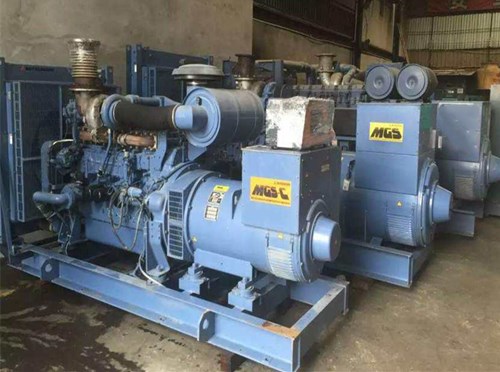 三亚发电机组带负载降电压是什么原因照成的？